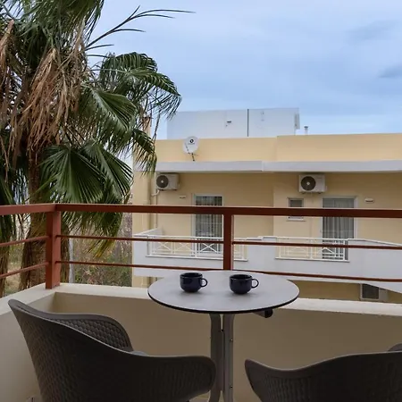 Seaforest Apartment *